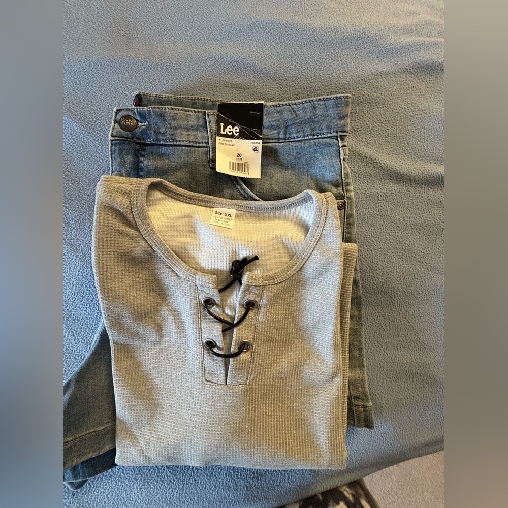 NWT- 20 Lee Light Blue Denim Jeans
XL Gray Lace-Up Top
Summer soft active Set